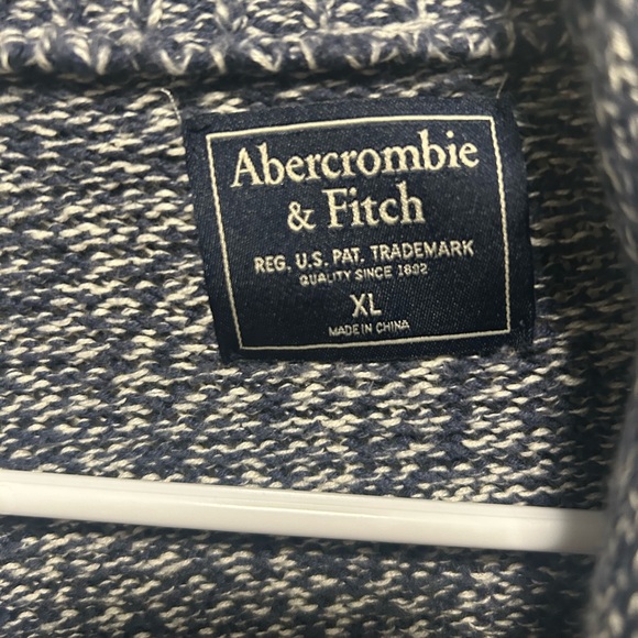 Men’s Abercrombie & Fitch Blue And White Cardigan With Pockets - Picture 5 of 9